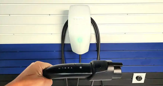 特斯拉的萬能墻式連接器怎么樣？